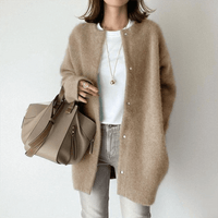 Kardigan damski oversize bez kołnierza w kolorze khaki, perłowe guziki, widok z przodu